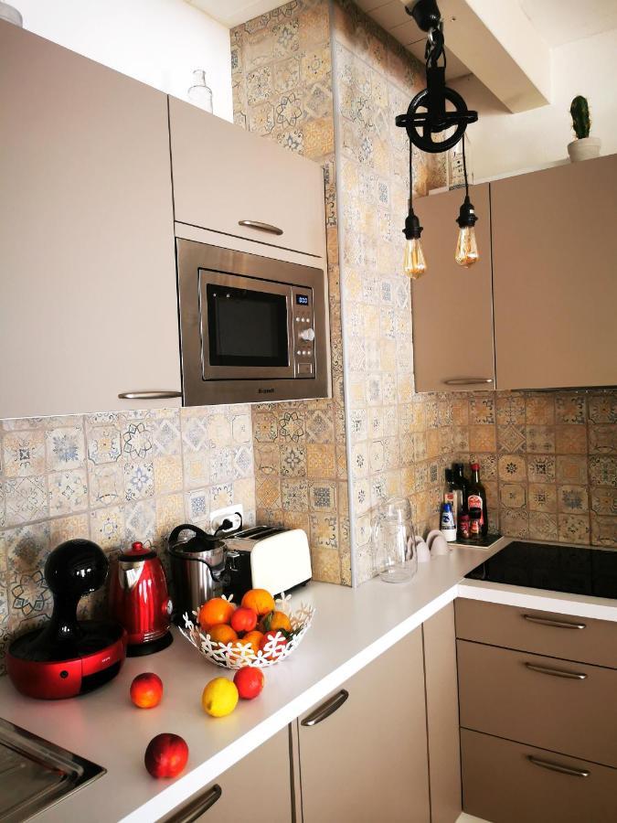 Charming Portuguese Style Apartment, For Rent "Vida A Portuguesa", "Gaivota" Alojamento Local Портіман Екстер'єр фото